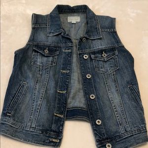 Hinge denim vest